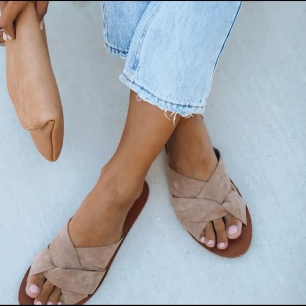 VICI Poolside Faux Suede Criss Cross Sandal Slides Women’s Sz 10